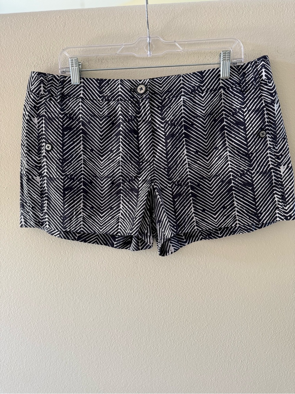 Tory Burch Women’s Navy Blue Tiger Zigzag Striped Shorts 3” Inseam